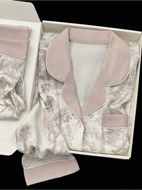 Floral Satin women pajamas set size L(size runs small, more like XS/S)